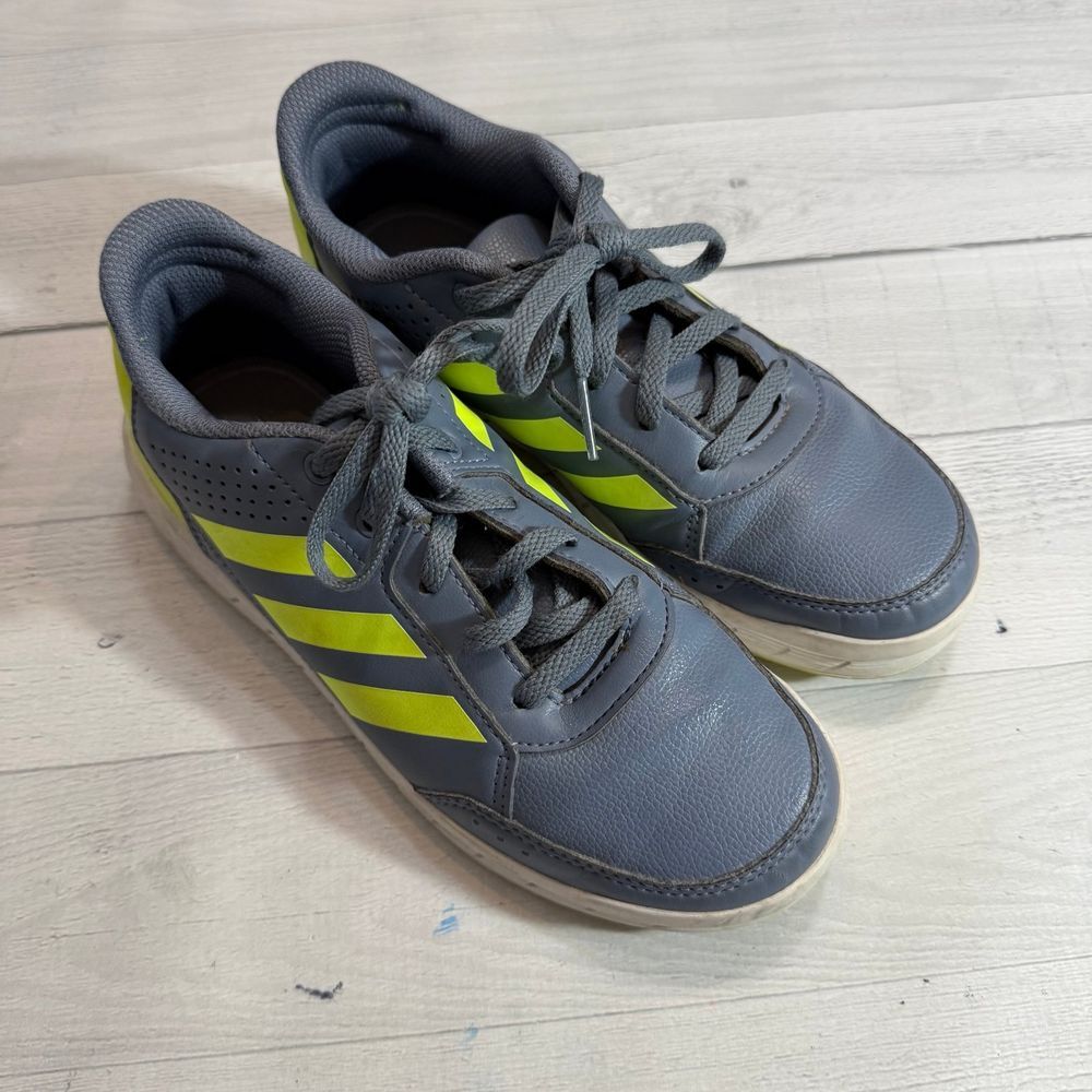 Adidas‎ youth grey yellow sneakers size 3